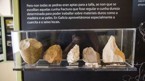 Artefactos paleol�ticos tallados con diferentes tipos de minerales