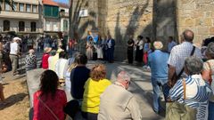 Francisco Froján, presidente da Asociación Cultural Terra Calda, no seu discurso de clausura na Praza das Palmeiras de Caldas