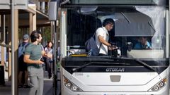 Parada del bus metropolitano en Correos, en A Coru�a.