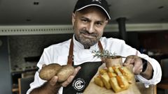 El ourensano Gerson Iglesias participa en la final del Concurso Internacional de Patatas Bravas