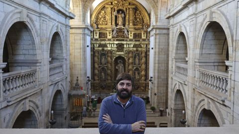 Fray Tom�s Garc�a, el nuevo p�rroco de Conxo, en la iglesia de la Merc�