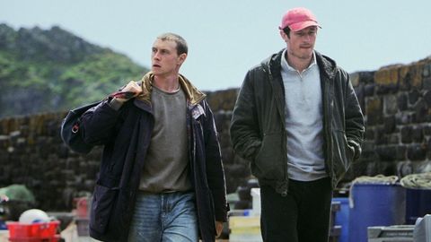 George MacKay y Callum Turner, en una escena del filme de Mark Jenkin �Rose of Nevada�.