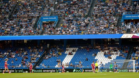 La grada de Marath�n, durante el partido entre el Deportivo y el Real Madrid.