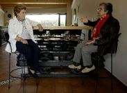 Oravia D�az e Elia Rolle (Piruca) na cafeter�a da primeira, en Ferreira do Valadouro.