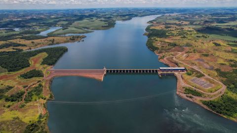 La nueva hidroel�ctrica del grupo checo se ubica en el r�o Igua�u, del estado de Paran�, al sur del pa�s