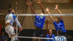 Imagen del partido entre el Rotogal Boiro y el L�leman Valencia en A Cachada