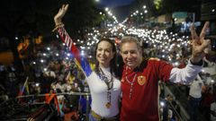 El candidato a las elecciones presidenciales de Venezuela, Edmundo Gonzlez, y la lder opositora Mara Corina Machado.