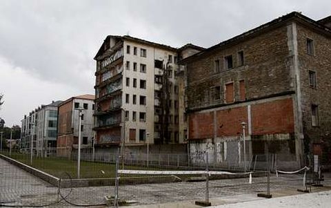 La subasta del antiguo hospital aportar� liquidez a las maltrechas arcas universitarias. 