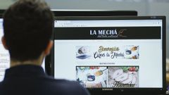 Un usuario consulta la p�gina web de la marca que comercializ� la carne contaminada