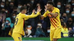 Ferran Torres y Aubameyang, dos de los llegados en el mercado de invierno, celebran un gol en el Bernab�u.