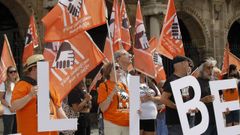 Decenas de personas han pedido este sbado en una concentracin la  libertad plena  de las sindicalistas conocidas como las  Seis de la Suiza 