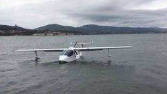 Sin heridos tras amerizar en el r�o Mi�o