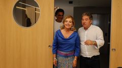 Pilar Se�or�ns, con el alcalde Lores, este jueves, en el Concello de Pontevedra