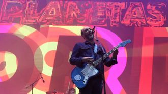 Los Planetas drante su actuaci�n en el Atlantic Fest del 2024