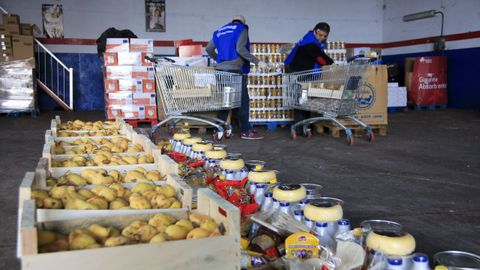 Colas en el banco de alimentos de Lugo