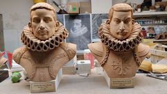 Los bustos de Giovan Battista Manso y del s�ptimo conde de Lemos, Pedro Fern�ndez de Castro, en una fotograf�a publicada en sus redes sociales por Riccardo Ruggiano, el escultor local que los hizo