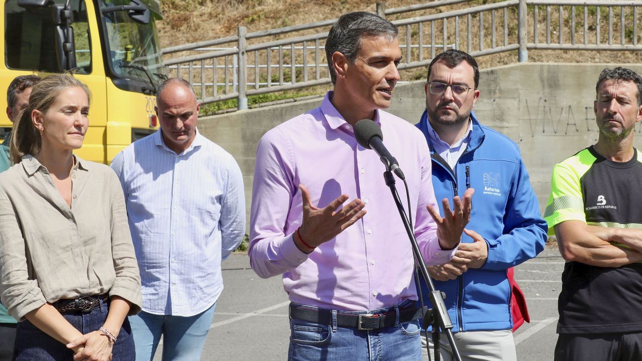 Sánchez destaca la «extraordinaria colaboracion» con Asturias para hacer frente al fuego