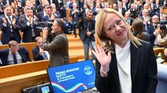 La presidenta de Hermanos de Italia, Giorgia Meloni, posa despus de una reunin con los miembros electos de su partido el lunes en la Cmara de Diputados.