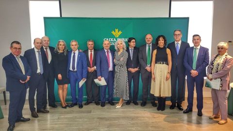 Miembros del consejo de Caixa Rural Galega, reunidos este s�bado en Lugo 