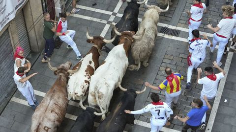 Los toros de la ganader�a Fuente Ymbro a su paso por la calle Estafeta