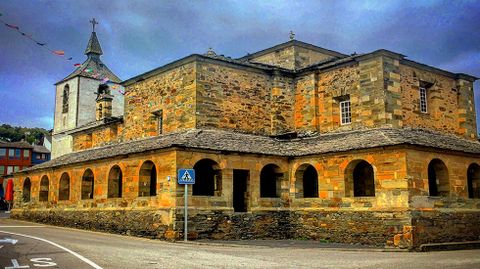 Iglesia, antigua Colegiata, de San Salvador (Grandas de Salime).