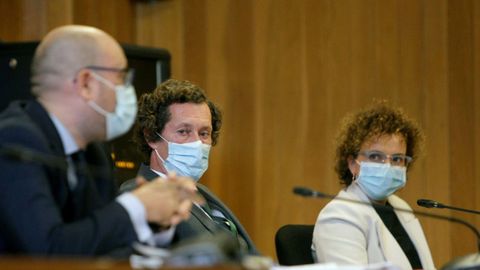 Los abogados del Estado escuchan al letrado de la Xunta durante la vista de este martes sobre el pazo de Meir�s