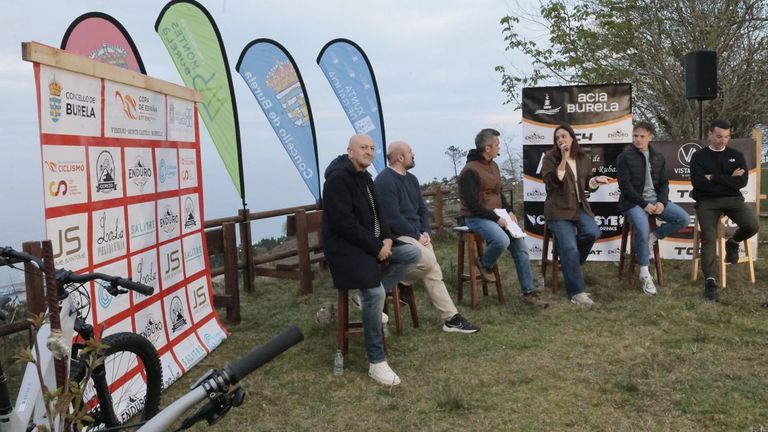 Presentaci�n de la carrera, en el alto de Monte Castelo.