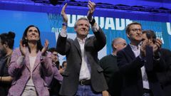 Alfonso Rueda, despidiendo la campa�a con Alberto N��ez Feijoo y Paula Prado, en A Coru�a