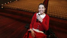 Una usuaria del centro Princesa Letizia, ayer en los ensayos del festival en el auditorio. 