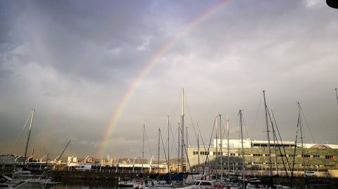 Arco�ris en el puerto de Gij�n.Arco�ris en el puerto de Gij�n