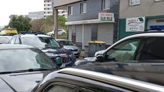 Presencia de varias patrullas de la Polic�a Nacional en la calle Antonio R�os este lunes por la ma�ana
