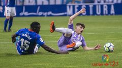 Mariga Toni Villa Real Oviedo Valladolid Carlos Tartiere.Mariga y Toni Villa, tras la disputa de un balon