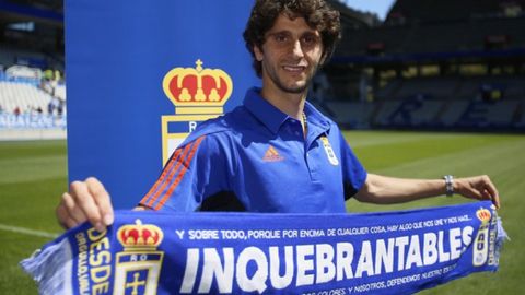 Fabbrini Real Oviedo Carlos Tartiere.Fabbrini durante su presentaci�n