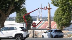 Vista de las obras en la zona de Esteiro, demoliendo un viejo aljibe. 