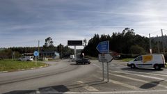 Rotonda de acceso a la autov�a, en Barreiros