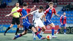 Imagen del choque disputado en Ganz�bal entre el Langreo y el Berganti�os, con triunfo final carball�s (0-1).