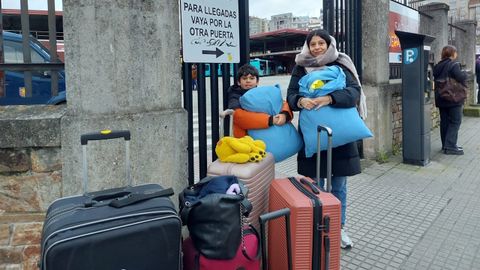 Naiara Rodr�guez viajaba con su hijo de 8 a�os y seis maletas