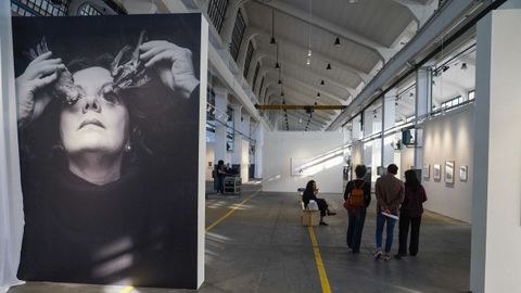  La 'FPAbrica' de los Premios Princesa de Asturias abre sus puertas con una visita guiada a la exposici�n 'Graciela Iturbide: Espa�a y M�xico', en homenaje a la fot�grafa mexicana, galardonada este a�o en la categor�a de las Artes