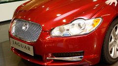 Imagen de archivo de un modelo de la marca Jaguar en un concesionario.