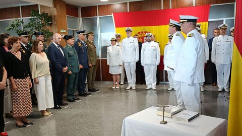 Toma de posesi�n como nuevo comandante naval de Gij�n de Luis Rodr�guez Garat en la Comandancia Naval de Gij�n.