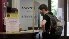 Turistas en la oficina de turismo el pasado martes, el d�a que trascendi� el brote de coronavirus