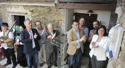 Un relieve de Ram�n de Valenzuela se descubri� dentro de los actos del homenaje. 