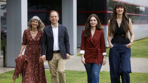 Los expertos en nutrici�n que visitaron las instalaciones de La Voz. 