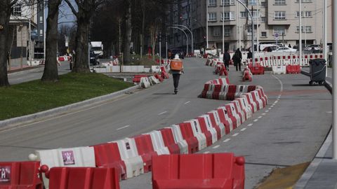 Las obras incluyen cambios en la avenida de Arteixo que permitir�n realizar nuevos giros.