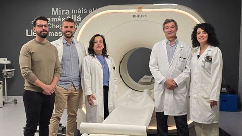 Alexis Moscoso Rial (izquierda) contar� con la colaboraci�n del neur�logo Anxo Manuel Minguill�n Pereiro, y los equipos de la jefa de Servicio de Medicina Nuclear del CHUS, Virginia Pubul N��ez; el jefe de Neurolog�a, Jos� Mar�a Prieto Gonz�lez; y la m�dica nuclear Mahsa Rashki, entre otros muchos profesionales del IDIS, el Cimus, el CHUS y la Universidade de Santiago.