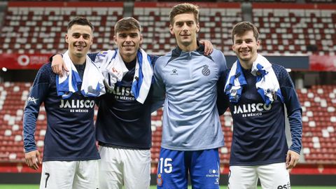 Jos Gragera, junto a Gaspar, Pablo Garca y Guille Rosas, tras un partido entre el Sporting y el Espanyol