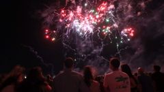 Fogos de artificio e actuaci&oacute;n de Treixadura no &uacute;ltimo d&iacute;a do Carme dos Pincheiros