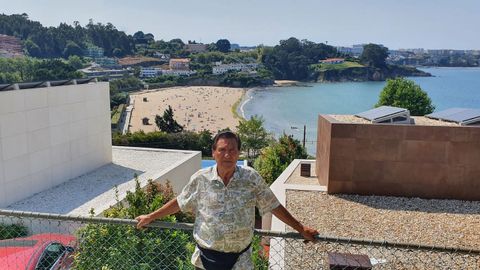 Jos Gonzlez, en las instalaciones del cmping Bastiagueiro, con magnficas vistas