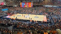Vista cenital del Coliseum durante el Leyma-Estudiantes.