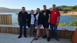 Luis, Lolita, Alicia, Santi e �ngel, membros de la comisi�n de fiestas de O Vicedo